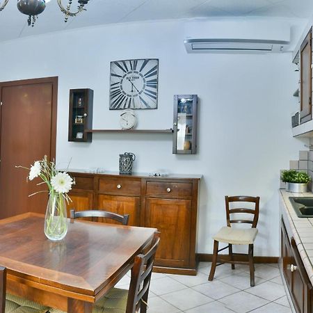 קסטלנואובו דל גארדה Fontana Oasis Apartments מראה חיצוני תמונה