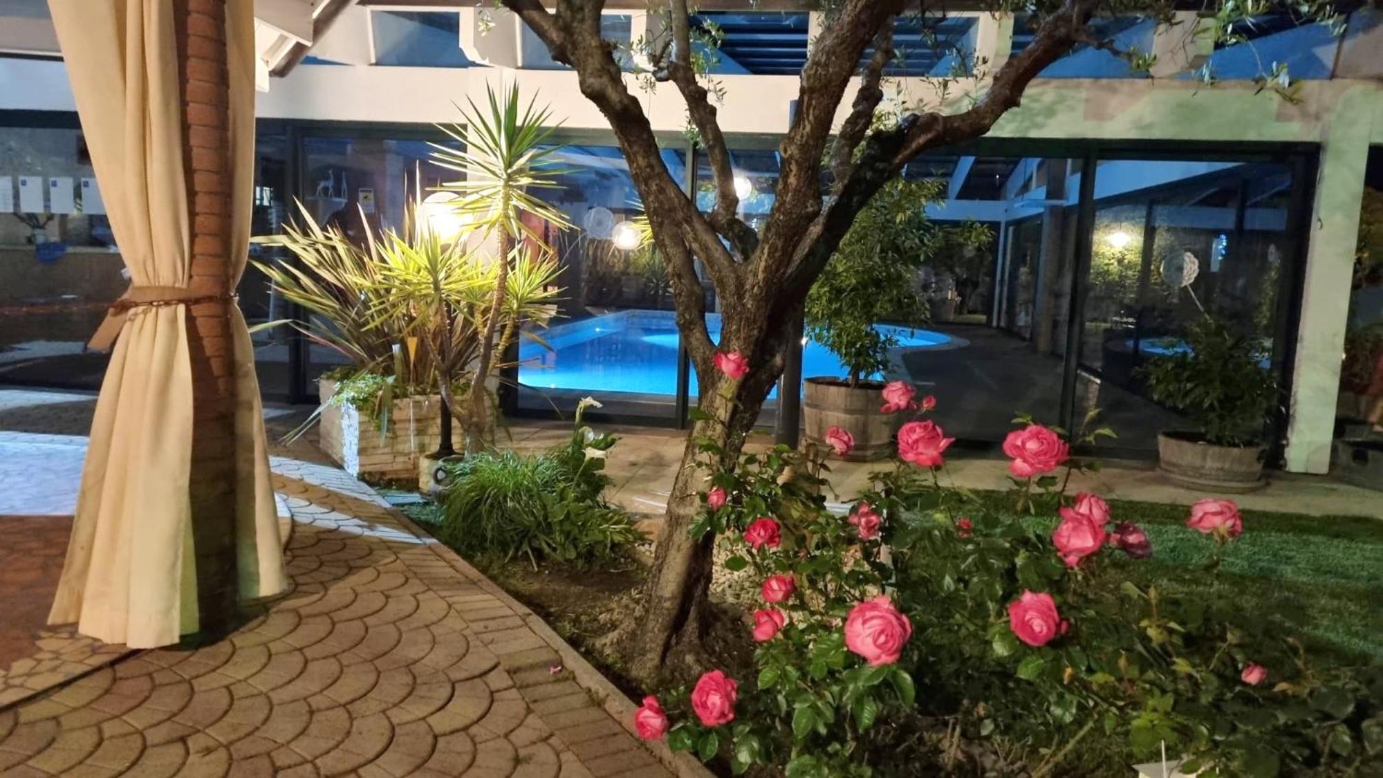 קסטלנואובו דל גארדה Fontana Oasis Apartments מראה חיצוני תמונה