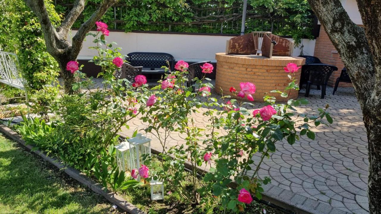 קסטלנואובו דל גארדה Fontana Oasis Apartments מראה חיצוני תמונה