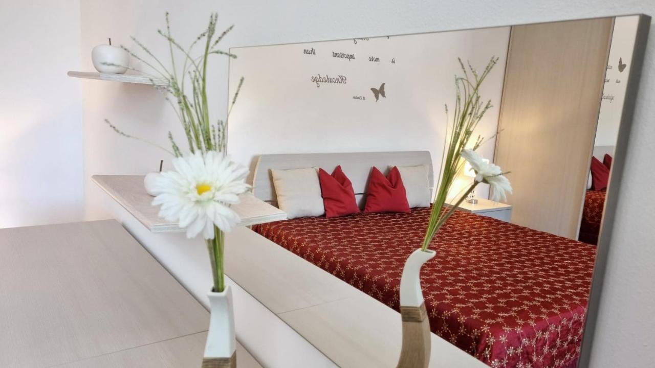 קסטלנואובו דל גארדה Fontana Oasis Apartments מראה חיצוני תמונה