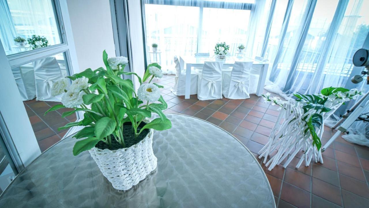 קסטלנואובו דל גארדה Fontana Oasis Apartments מראה חיצוני תמונה