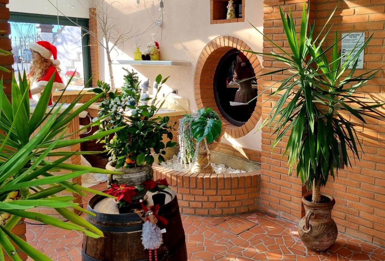קסטלנואובו דל גארדה Fontana Oasis Apartments מראה חיצוני תמונה
